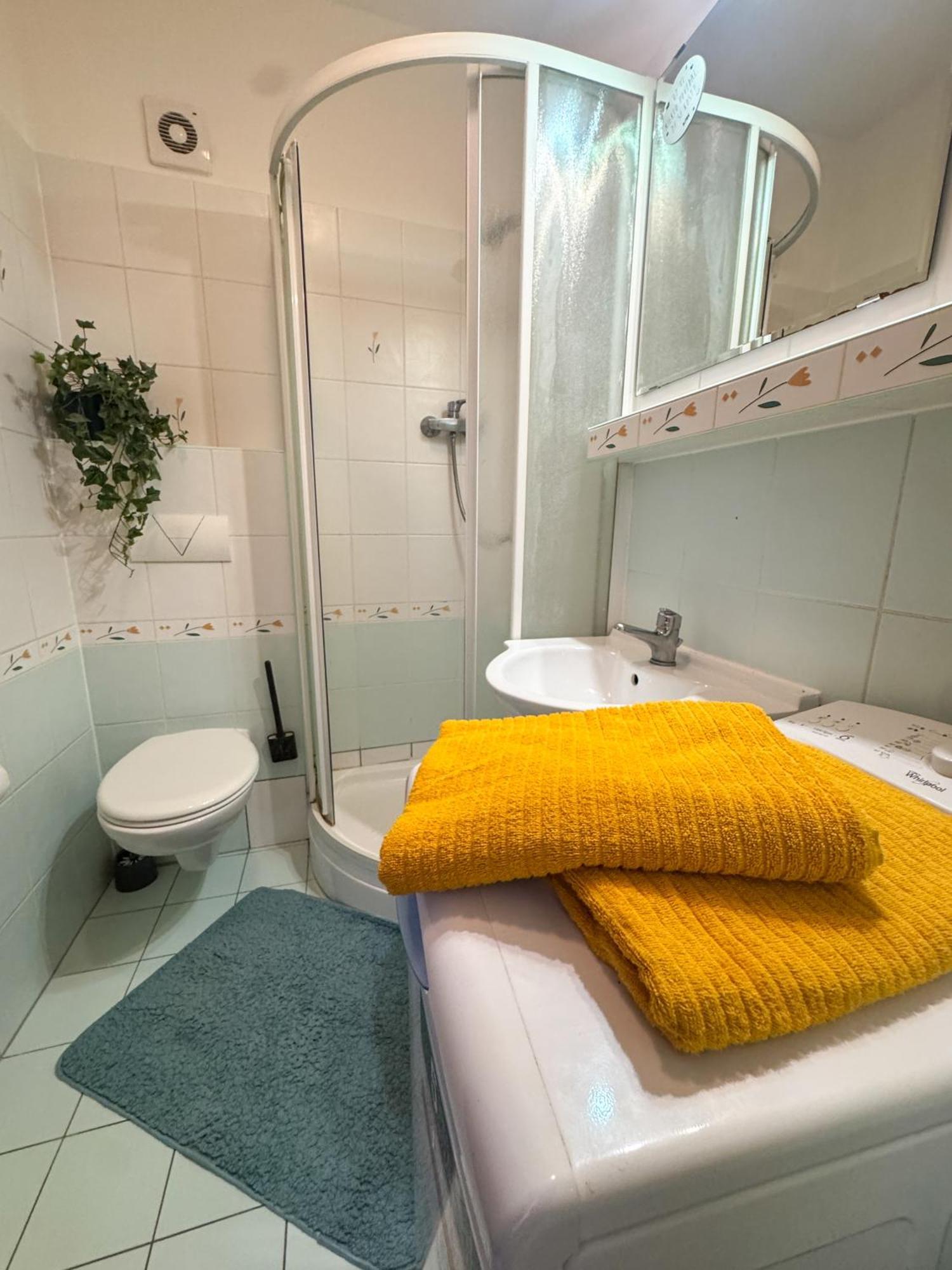 Old Town Cozy Studio In City Center Братислава Екстериор снимка